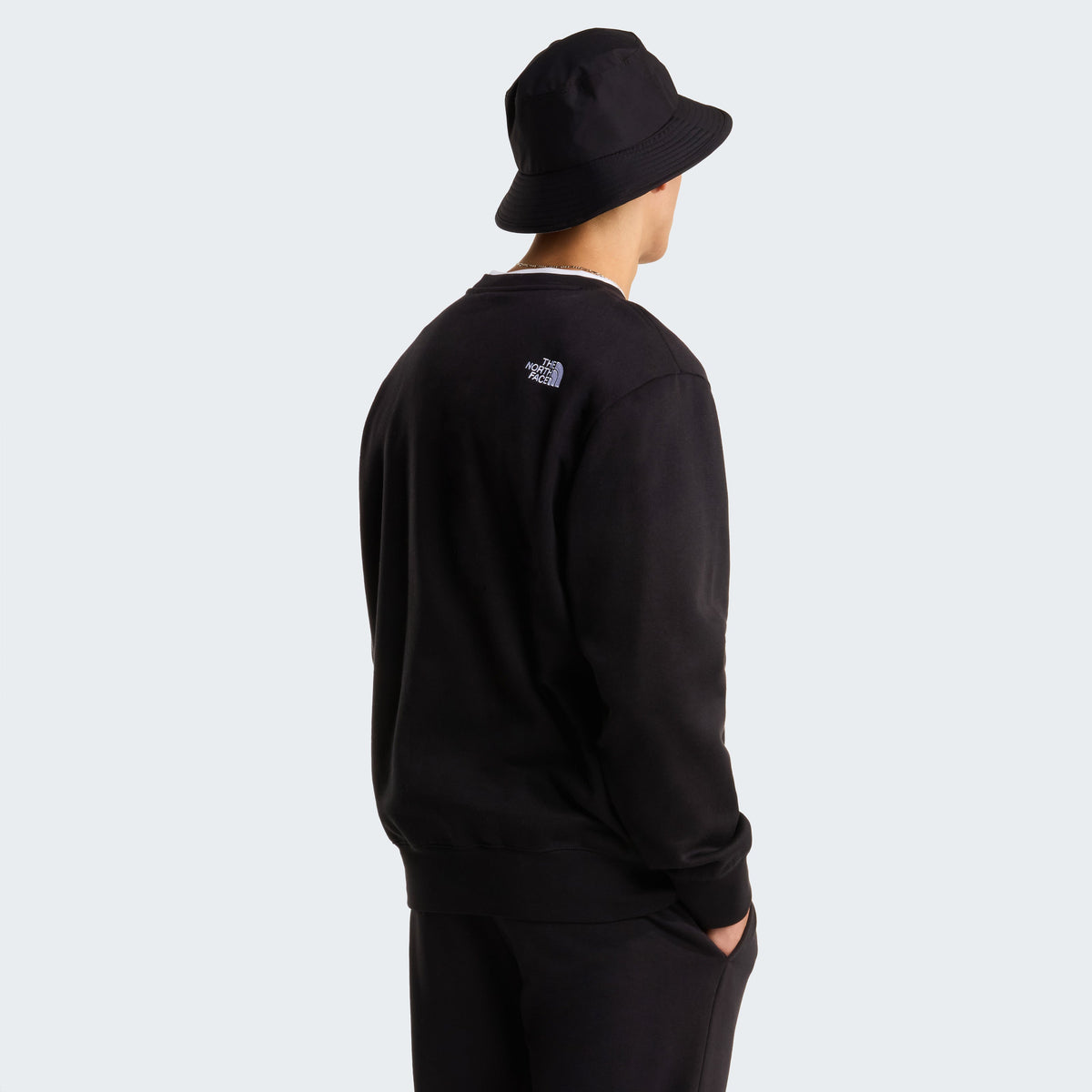 MEN'S ESSENTIAL SWEATSHIRT