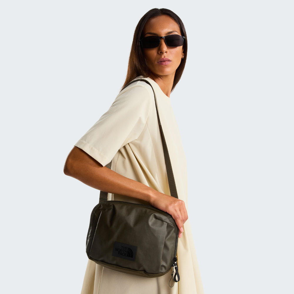 BASE CAMP VOYAGER PRO CROSS BODY BAG